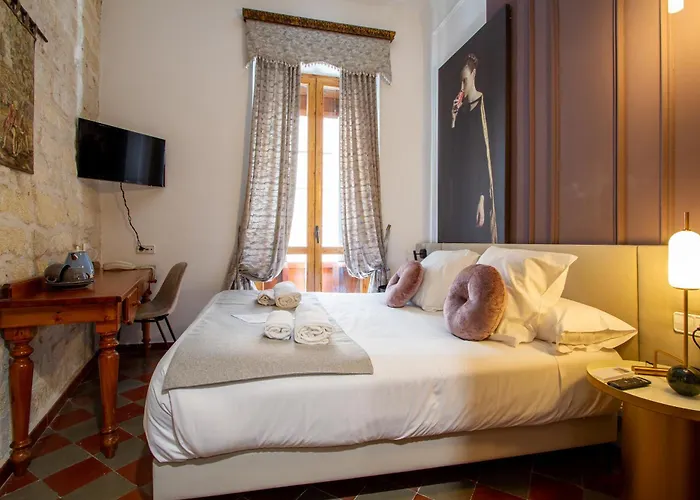 Les Monges Palace Boutique