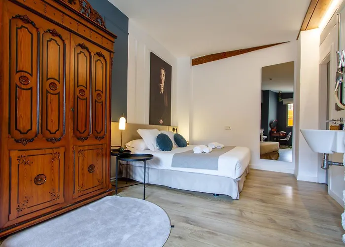 Les Monges Palace Boutique